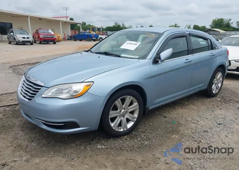 2012 Chrysler 200 Touring z USA, uszkodzony, nr VIN 1C3CCBBB2CN181113
